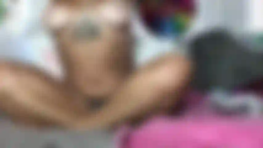 Veja-me tentar meu primeiro dp, minha bunda não fica bem com meu vibrador.