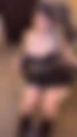 Limpe minhas botas com sua boca.