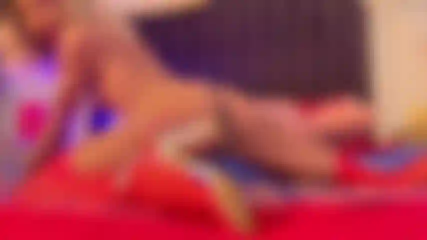 É a primeira vez que rubie experimenta sexo anal com plug anal! ( Pedido personalizado).