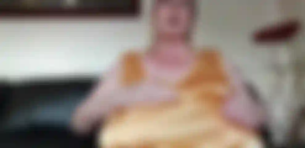 ' Se eu apenas quisesse todos vocês aqui comigo chupando, acariciando, beliscando meus mamilos perfurados antes de acabar com você com meu vibrador de 10 ".