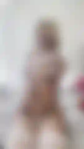 ***Novo*** vídeo!! Não conseguia parar de pensar no meu professor gostoso. Tive que correr para casa e brincar com a minha buceta fodaaaaa comecei usando meu domi e terminei esfregando na minha almofada gozei tão gostoso (8:33 mins).