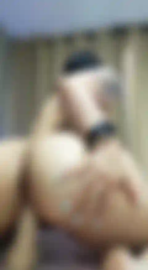 Foda-se a buceta com tanta força.