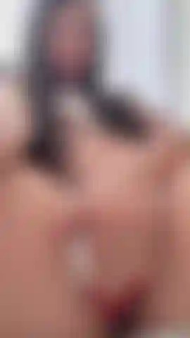 Venha cheirar minha buceta peluda.