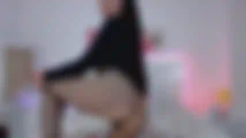 Quebrei minha meia-calça e faço anal gostoso com pau grande.