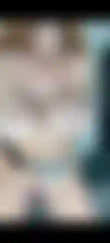 Com leite nos peitos.