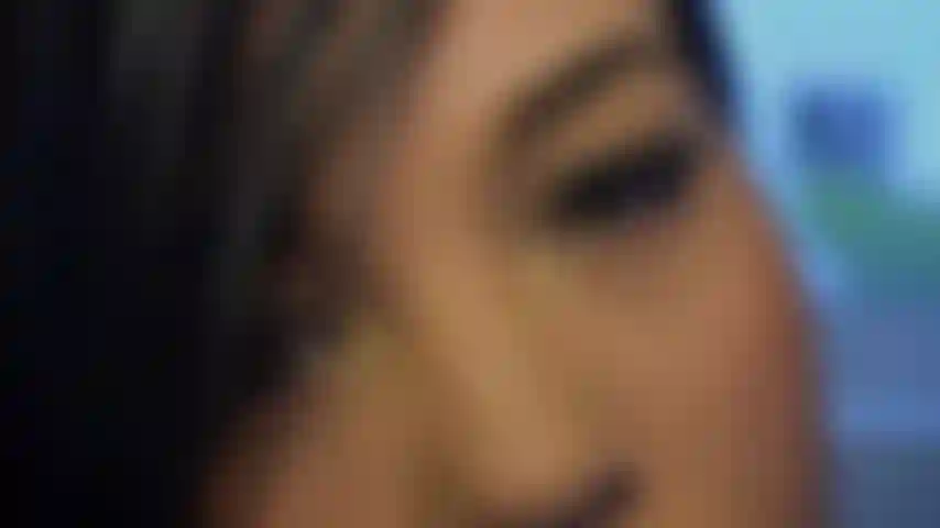 Lamba minha bunda gorda e veja como eu monto em você.