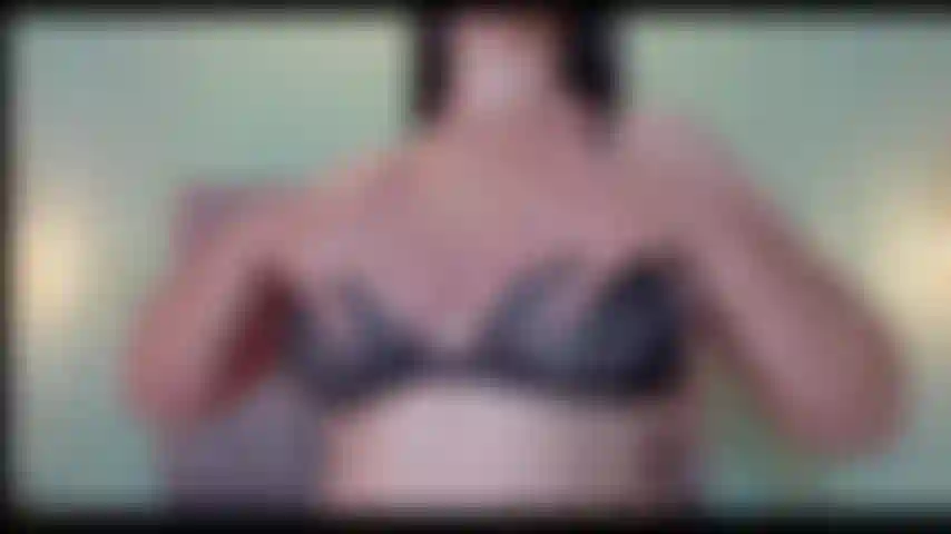 Lindos peitos com óleo.