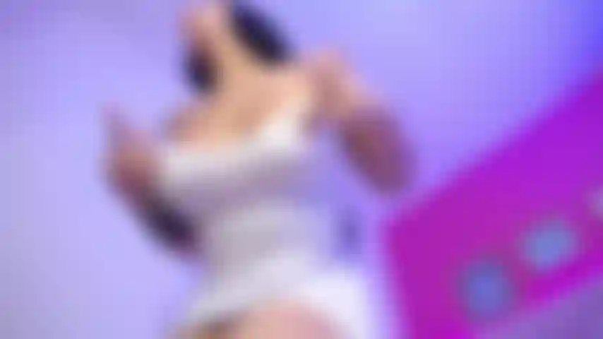 Foda-me debaixo do meu vestido.