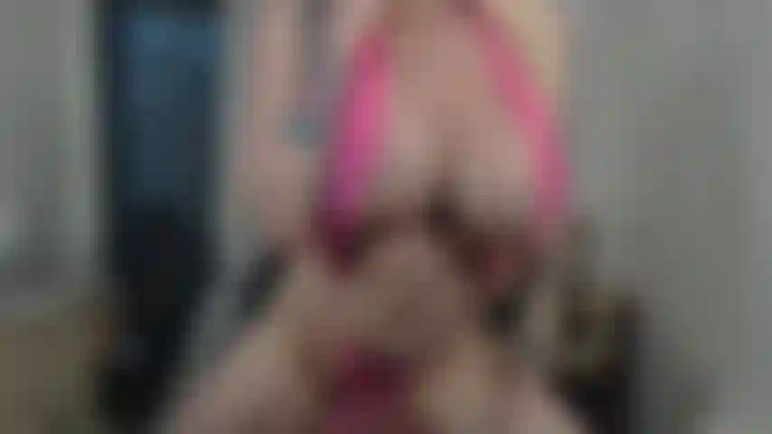 10 Mina brincadeira gostosa e molhada... Troco as roupas de banho mais gostosas..... E brinco com brinquedos mmmm.