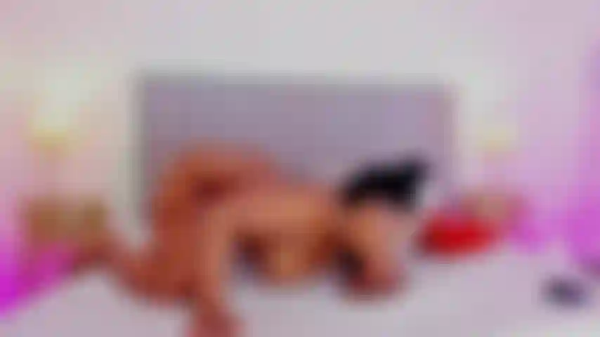 Molho seu pau na minha boca e depois monto em você!!