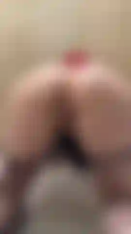 Primeiro anal! Veja-me bater no meu cuzinho apertado!