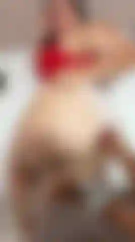 Ela está dormindo, ela fica muito excitada, eu quero penetrá-la.