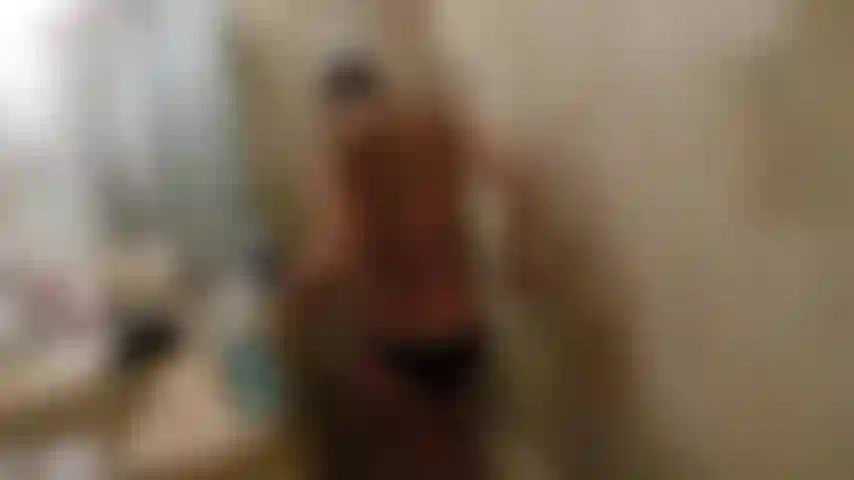 Um bom banho depois de um dia na praia felicidade.