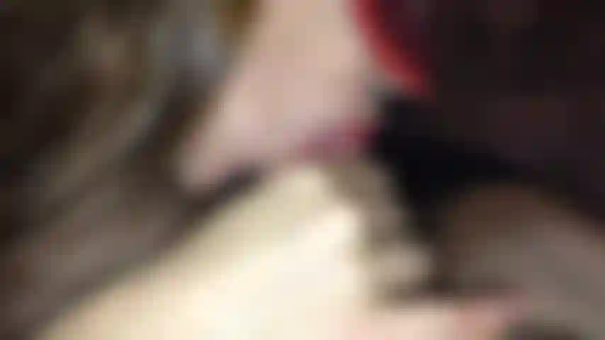 Boquete/cachimbo esperma na boca. Eu chupo ele avidamente e levo seu sêmen por toda a minha boca e deixo escorrer por toda parte humm bom demais. Ejaculação oral.