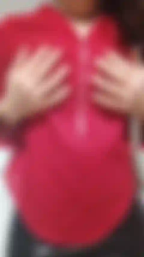 Descoberta do meu novo decote após aumento dos seios.