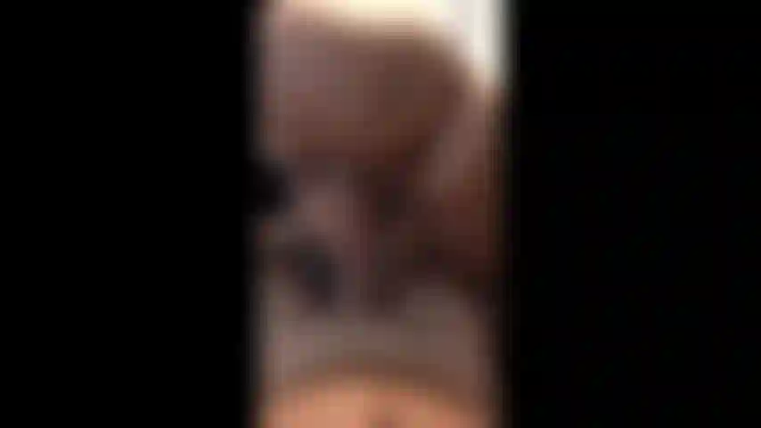 Casal foda e footjob / eu fodo ele, masturbo ele com meus pés e faço ele gozar nos meus pés. Esperma em todos os lugares hummmm.