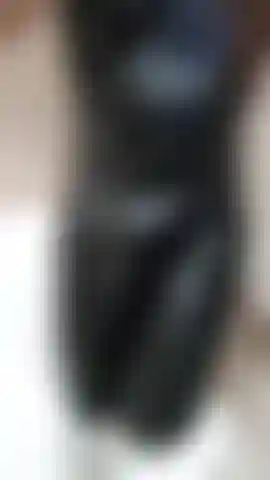 Fetichista de couro de látex, este macacão de couro de látex vai te deixar louco.