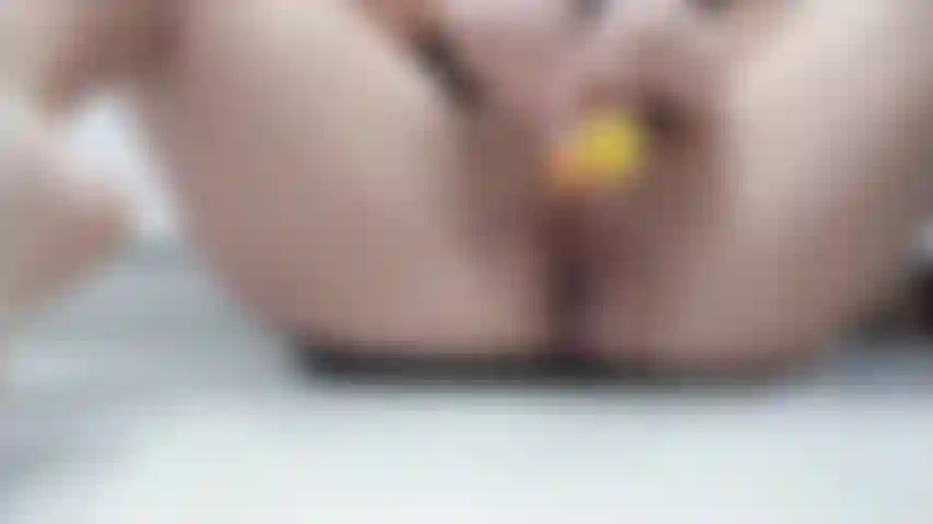 Inserção de pirulito na minha bucetinha quer lamber um ???? Hummm masturbação pirulito.