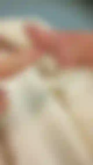 Senhora na cama! Com pés de perdedora e cadela solta.