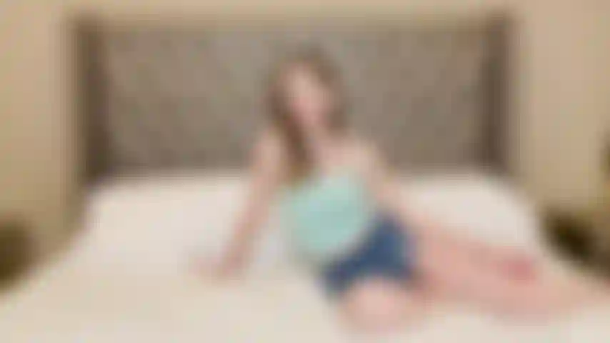 Horny milf te implorando por um boquete.