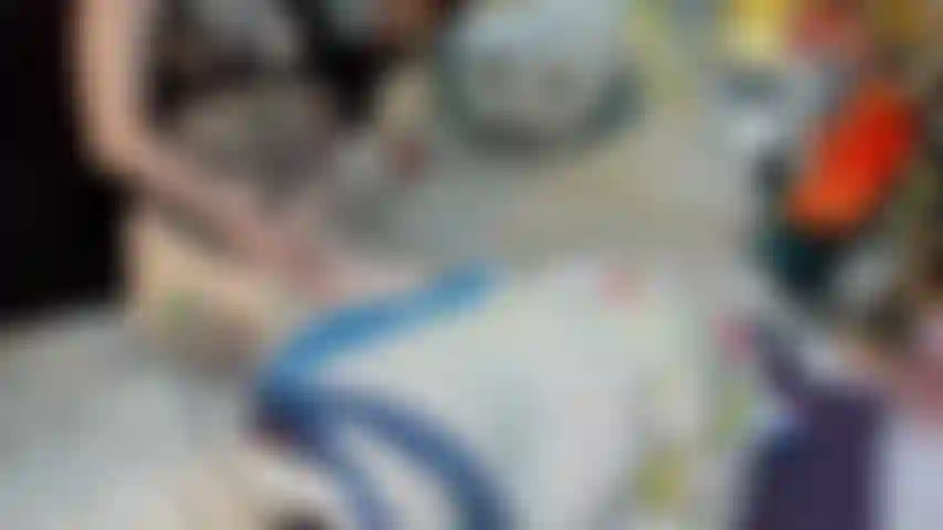 Uma bruxa engravida um homem.