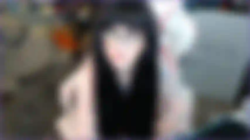 Espie sua garota gamer local enquanto ela se masturba.