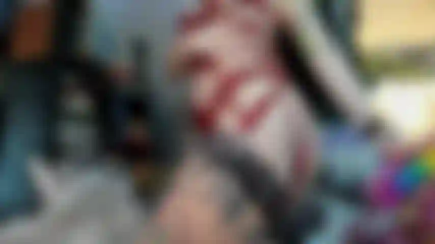 Pegging e humilhação.