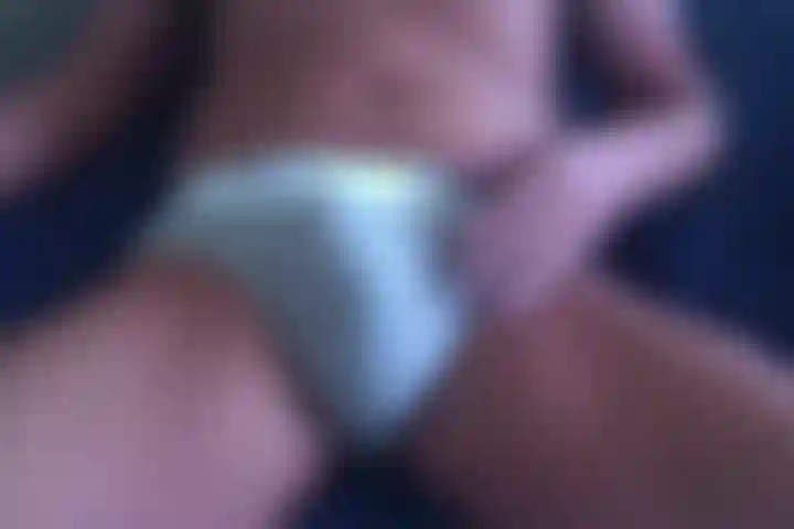 Provocando em meu calvin kleins.