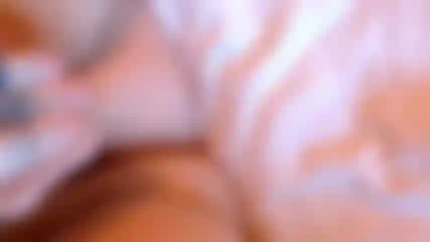 Esguichando durante um exclusivo.