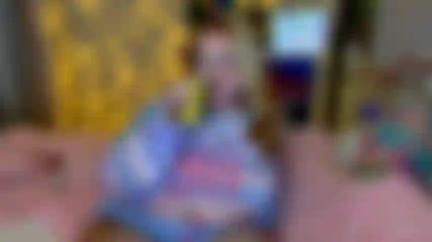 Gurl arrotando de forma poderosa.