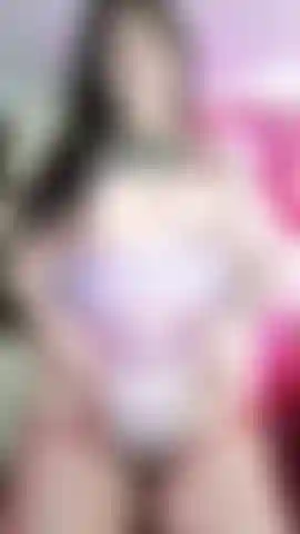 Twerk gostoso, mostrar seios+buceta.