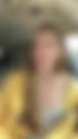 " Dia chuvoso drive thru". Passando por um drive-thru do