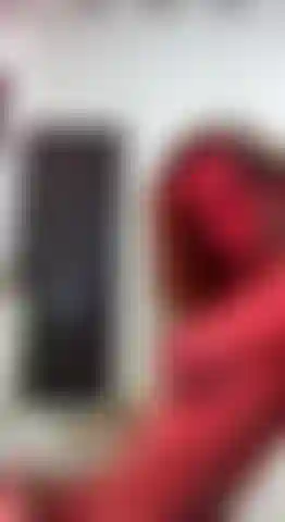 Brinco com consolo no cuzinho e gozo.