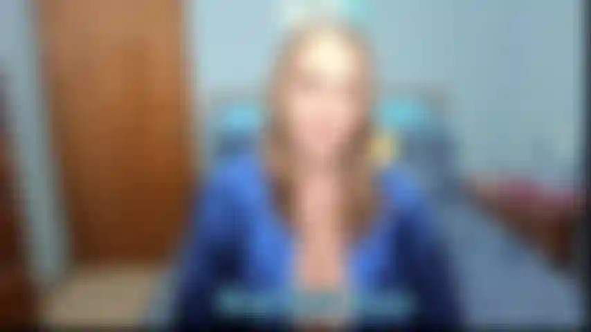 Madrasta roleplay - madrasta pega você se masturbando, dá joi e provoca você.