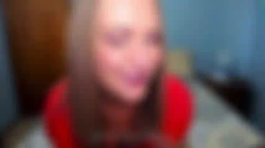 Puta falante suja anda de brinquedo - me assista encenar fingindo que está me fodendo e eu estou montando você enquanto meu marido entra eu o humilho e digo para você gozar dentro de mim enquanto ele assiste.