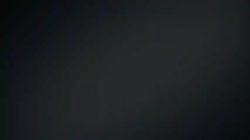 Arranco-a para calças de ioga. Ei, seu bisbilhoteiro pervertido, olhando minha bunda na academia com minhas calças de ioga! Você está me vendo malhar aquelas pernas e bunda e então você fica atrás de mim na esteira e na escada rolante.