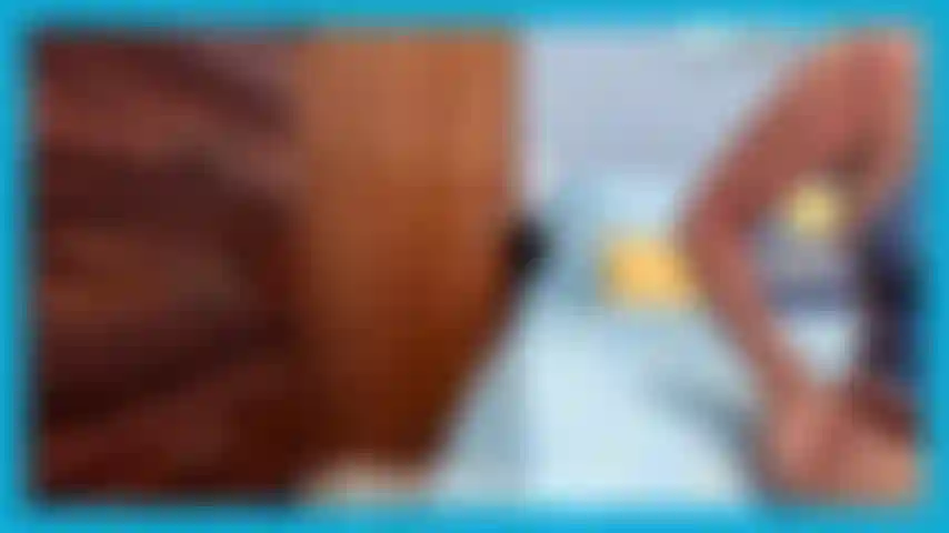 Modelo de nylon tan - me exibindo em plataformas de sacanagem provocando com minha bunda grande. Curvada expondo a buceta. Dirty talk e joi.