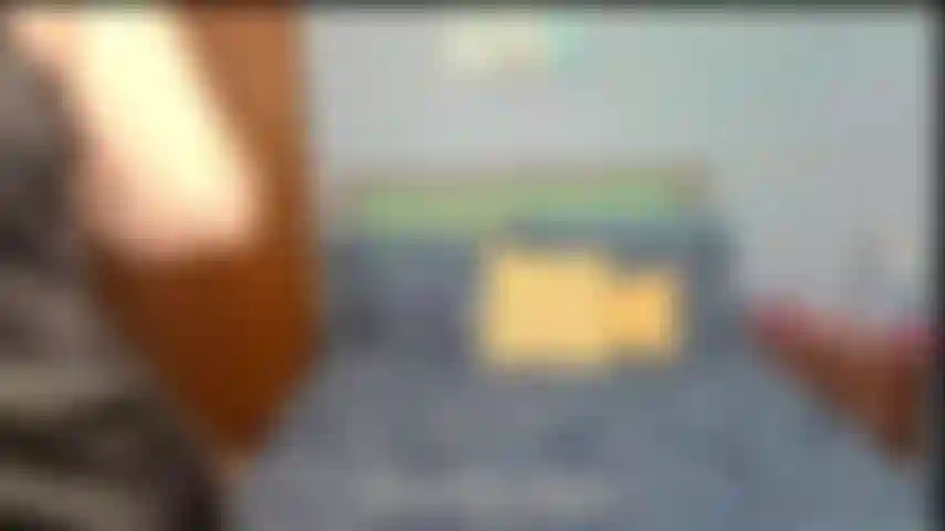 Modelagem de vestido preto e botas de couro - vestido sexy preto cetim e botas de salto alto de couro preto modelando depois provocando com meu cuzinho.