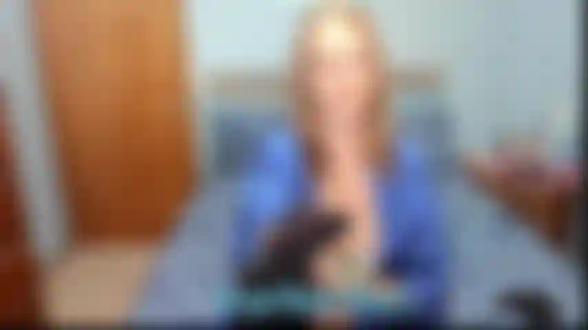 Joi de náilon preto - modelando meia-calça preta e mandando você se masturbar nelas, exibindo pés e pernas em meia-calça.