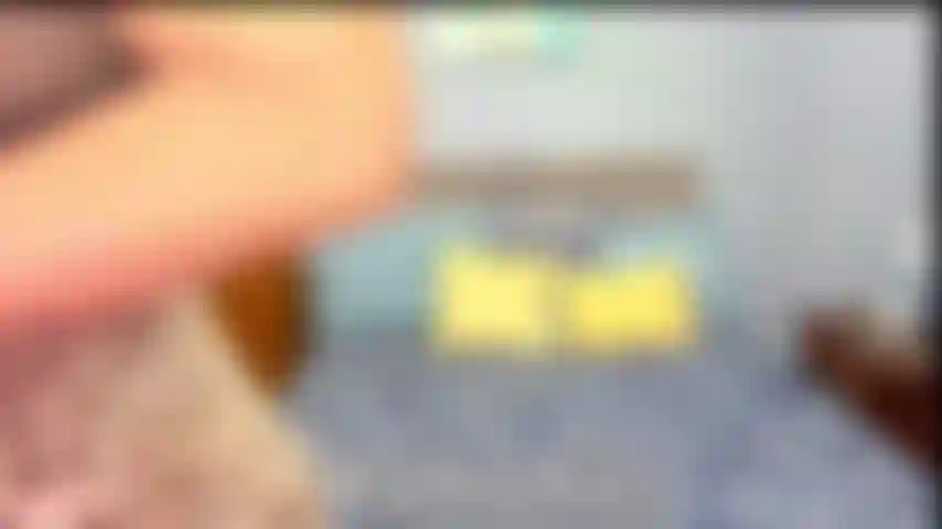 Puma safada da cidade provoca garanhões - usando minissaia curta e saltos altos, ando por aí e me curvo exibindo minha bunda e buceta. Falo sacanagem seduzindo você.