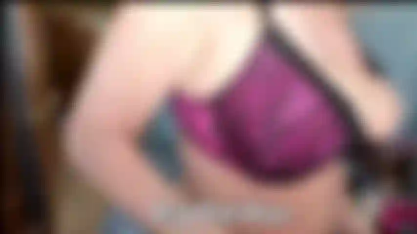 Modeladora de calcinha de cetim - me veja modelar vários pares de calcinhas de seda e cetim na minha bunda enorme. Dou joi conversa suja encorajo você a gozar.