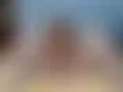 Cam shows gravados. Vestida com roupa de secretária listrada com meias brancas e saltos pretos. Muita provocação de bunda, joi, conversa suja mandando gozar na minha bunda.