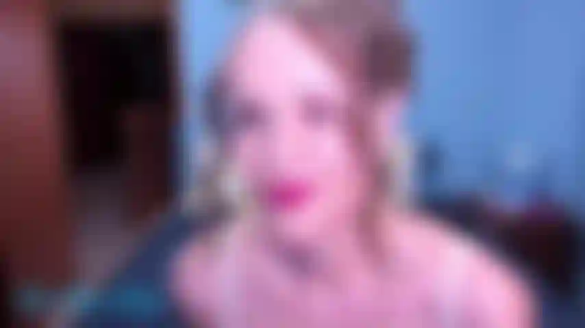 Brinquedo de conversa suja, mostrando minha bunda grande e milf, encorajando você a se masturbar e fantasiar sobre me foder no estilo cachorrinho.
