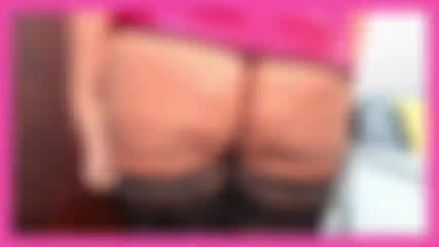 Buttflossstockingpov - veja-me colocar minha bunda grande na sua cara e deixar você se masturbar por mim. Meia embaixo do cuzinho, bumbum fio dental, celulite, bunda enorme esperando você explodir.