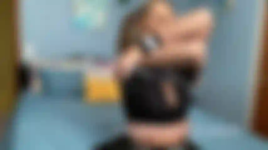 Compilação de shows de câmera gravados de mim interpretando como líder de torcida, fico totalmente nua. Joi, conversa suja, pés descalços, porra de brinquedo.