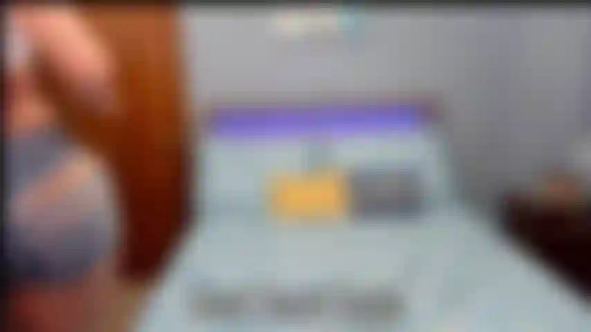 Shorts jeans e saltos, conversa suja, alegria.