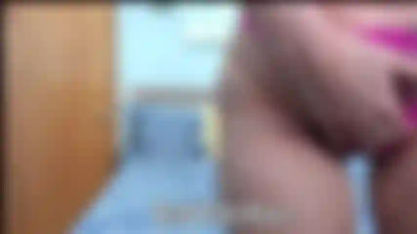 Pov toyride em gstring - observe minha bunda grande de perto montando um vibrador.