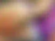 Veja-me ficar safada no meu quintal. Mostro meus peitos, buceta e bunda. Então deite na grama e toque minha buceta.