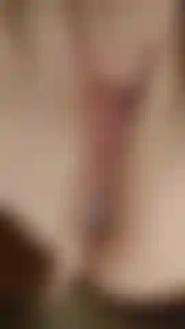 Esposa milf brincando com a bucetinha.