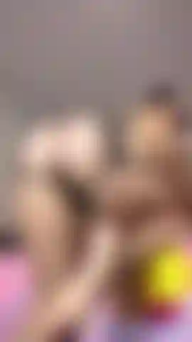 Catgirl brinca com você com sua bunda gorda.